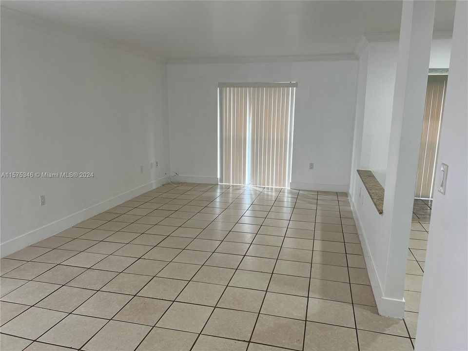 Recently Rented: $2,300 (2 beds, 2 baths, 956 Square Feet)