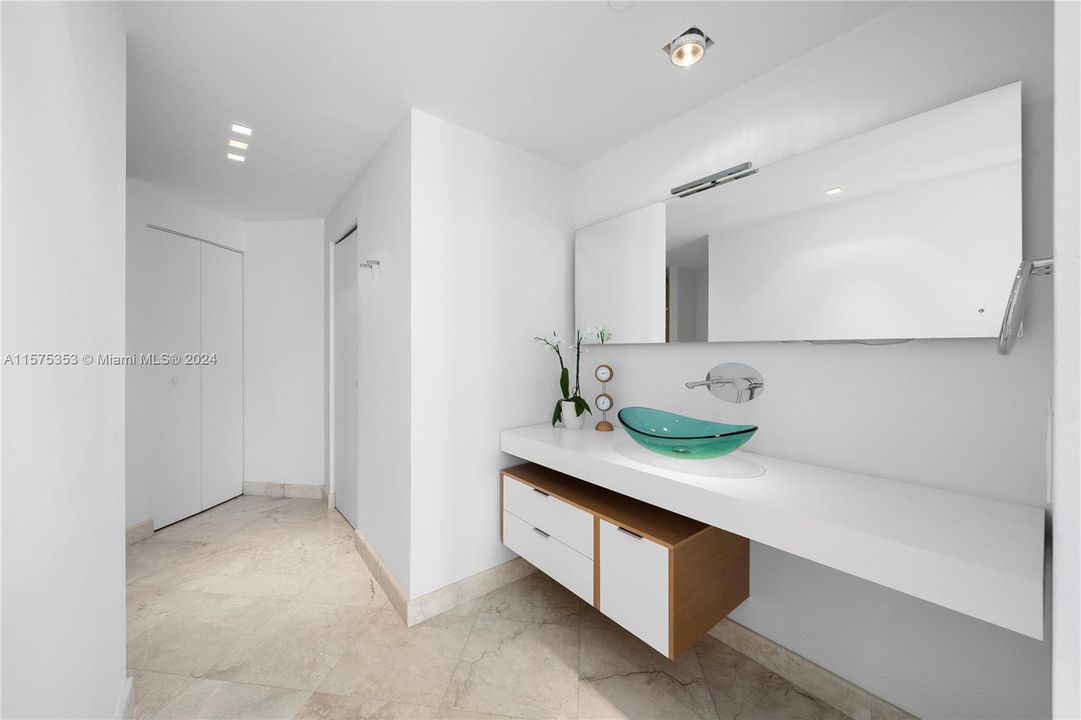 Recently Rented: $20,900 (5 beds, 5 baths, 3510 Square Feet)