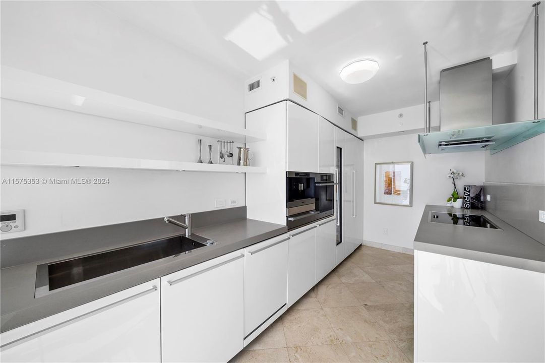 Recently Rented: $20,900 (5 beds, 5 baths, 3510 Square Feet)