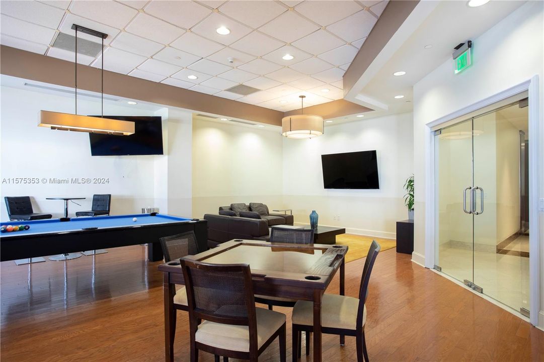 Recently Rented: $20,900 (5 beds, 5 baths, 3510 Square Feet)