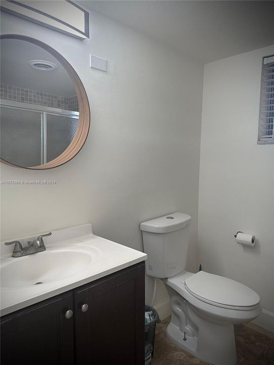 For Sale: $215,000 (1 beds, 1 baths, 954 Square Feet)