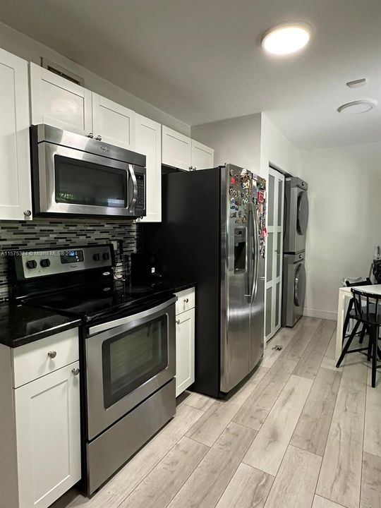 Active With Contract: $495,000 (2 beds, 2 baths, 1490 Square Feet)