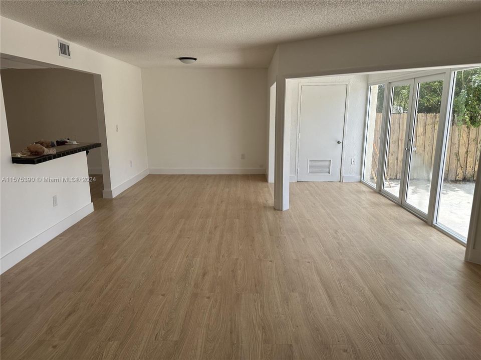 Recently Rented: $2,750 (3 beds, 2 baths, 1423 Square Feet)