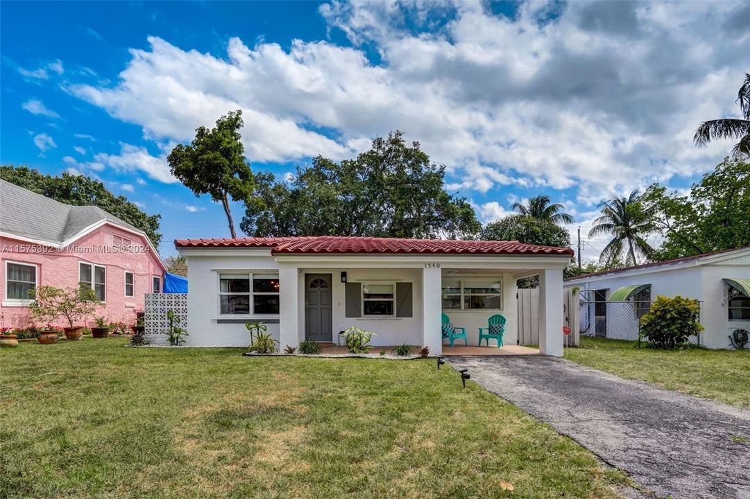 For Sale: $569,000 (4 beds, 1 baths, 1056 Square Feet)