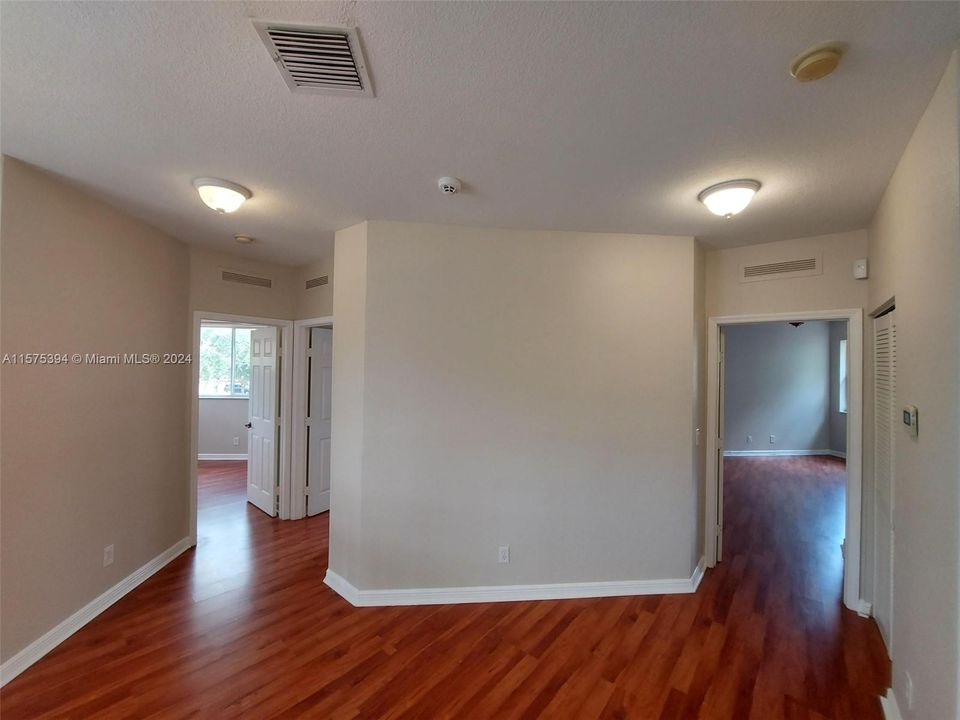 For Rent: $4,250 (4 beds, 2 baths, 2114 Square Feet)