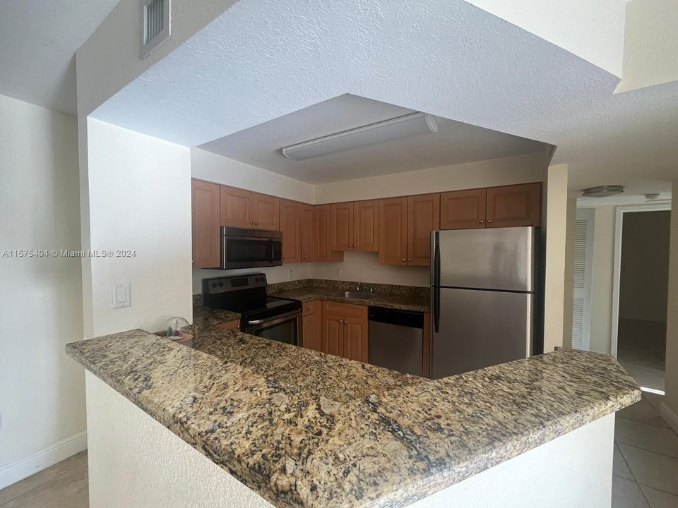 For Rent: $2,500 (2 beds, 2 baths, 1061 Square Feet)
