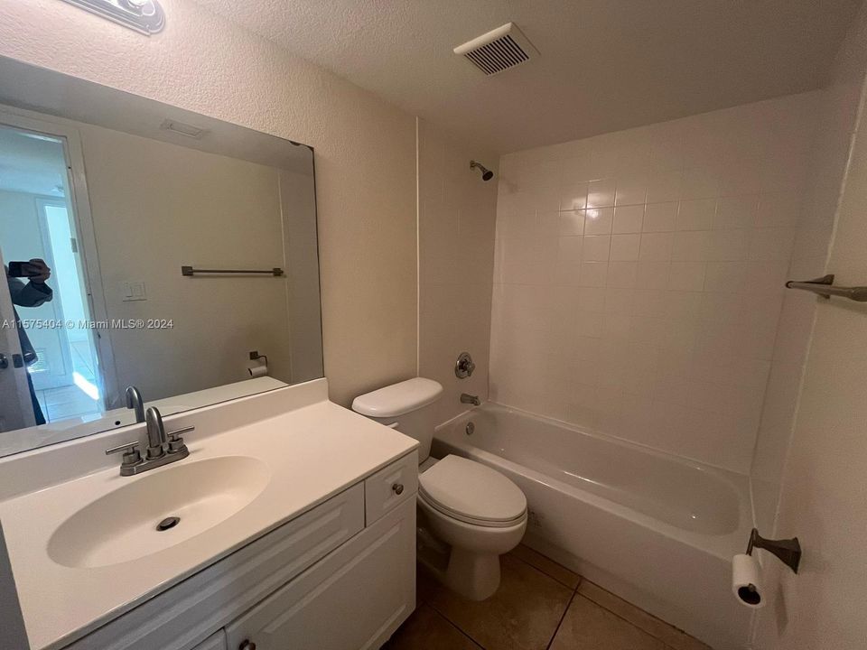 For Rent: $2,500 (2 beds, 2 baths, 1061 Square Feet)