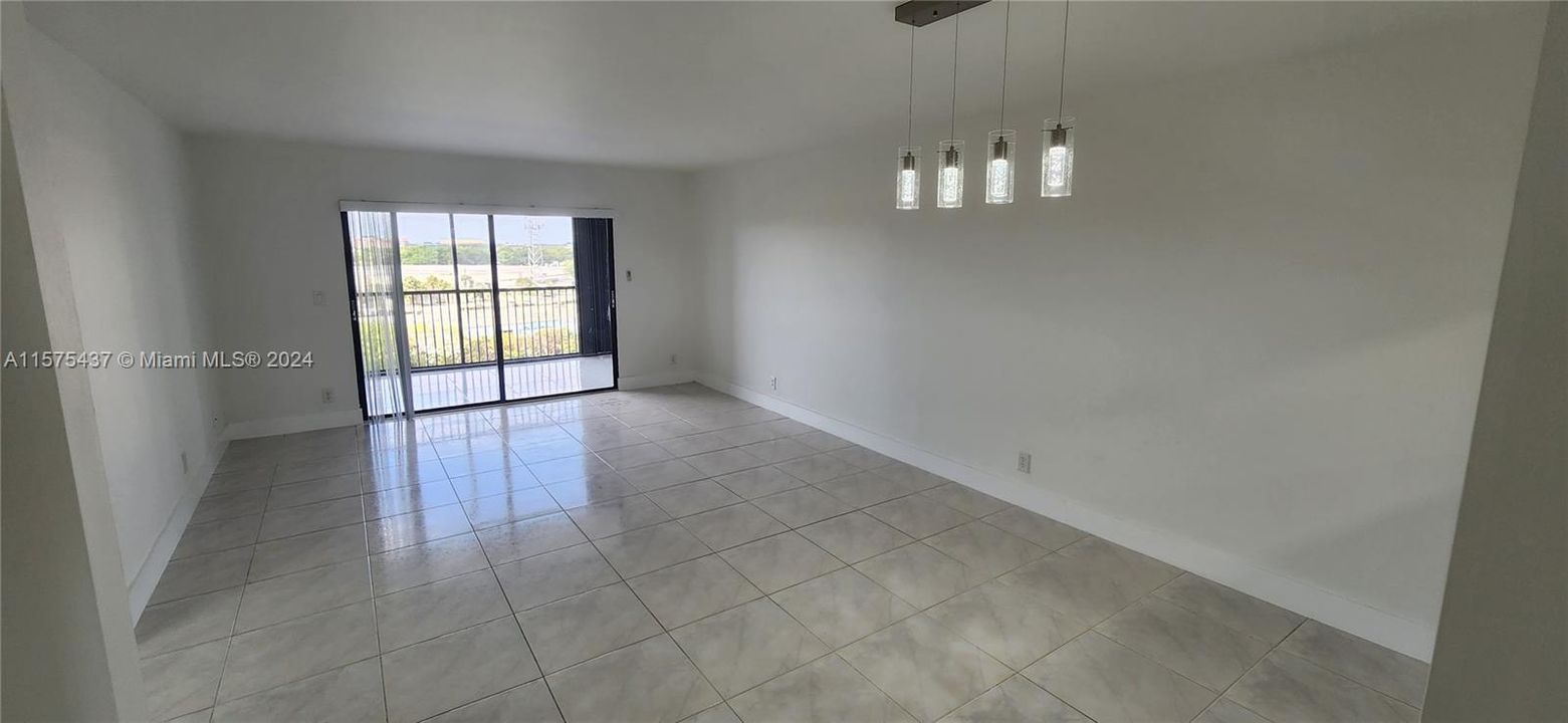 LIVING / DINING AREA