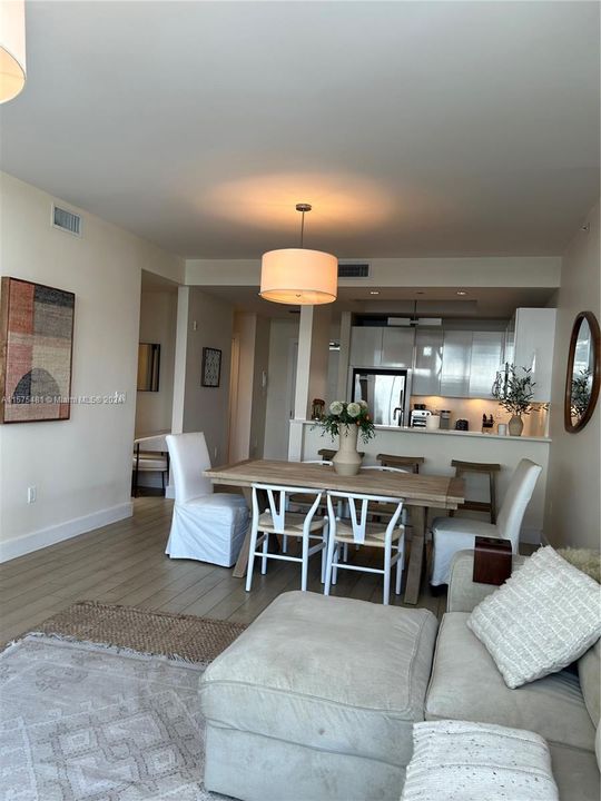 Active With Contract: $4,100 (2 beds, 2 baths, 1500 Square Feet)