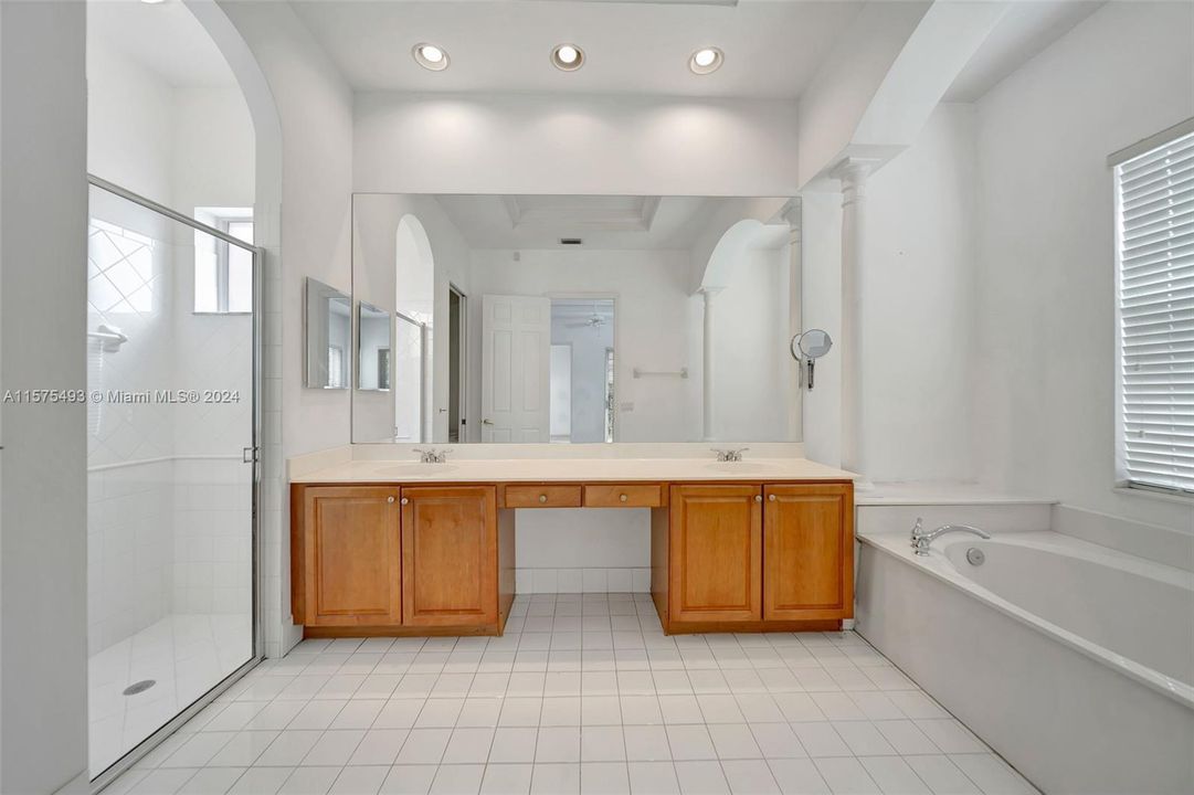 最近租的: $4,000 (4 贝兹, 2 浴室, 2174 平方英尺)