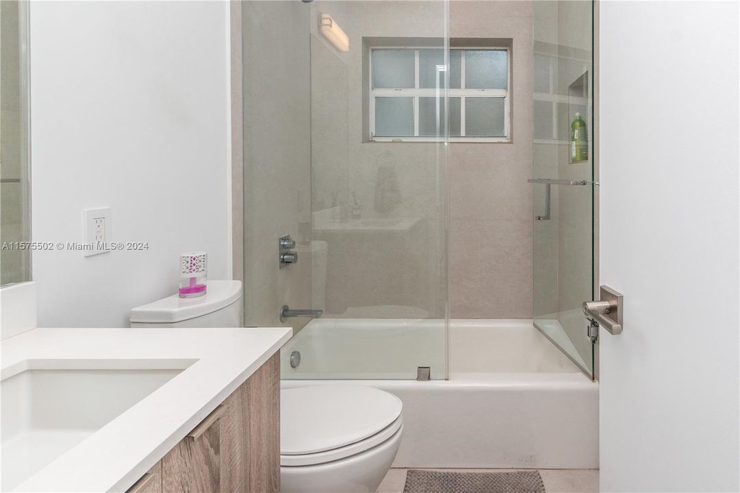 Недавно арендовано: $5,900 (3 спален, 2 ванн, 1405 Квадратных фут)
