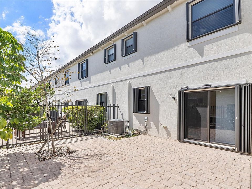 Active With Contract: $545,000 (3 beds, 2 baths, 1696 Square Feet)