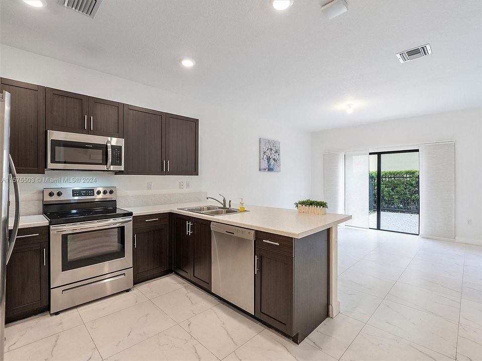 For Sale: $545,000 (3 beds, 2 baths, 1696 Square Feet)