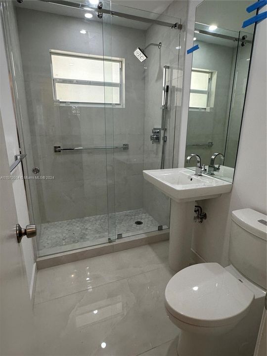 Недавно арендовано: $2,900 (3 спален, 1 ванн, 1000 Квадратных фут)