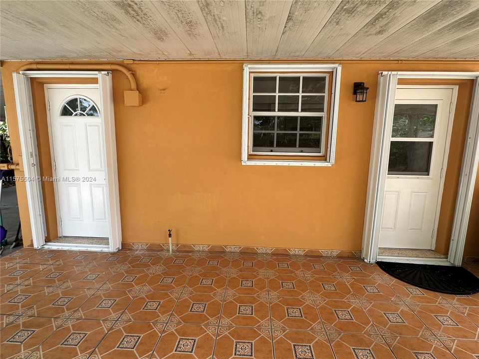 Recently Rented: $2,900 (3 beds, 1 baths, 1000 Square Feet)
