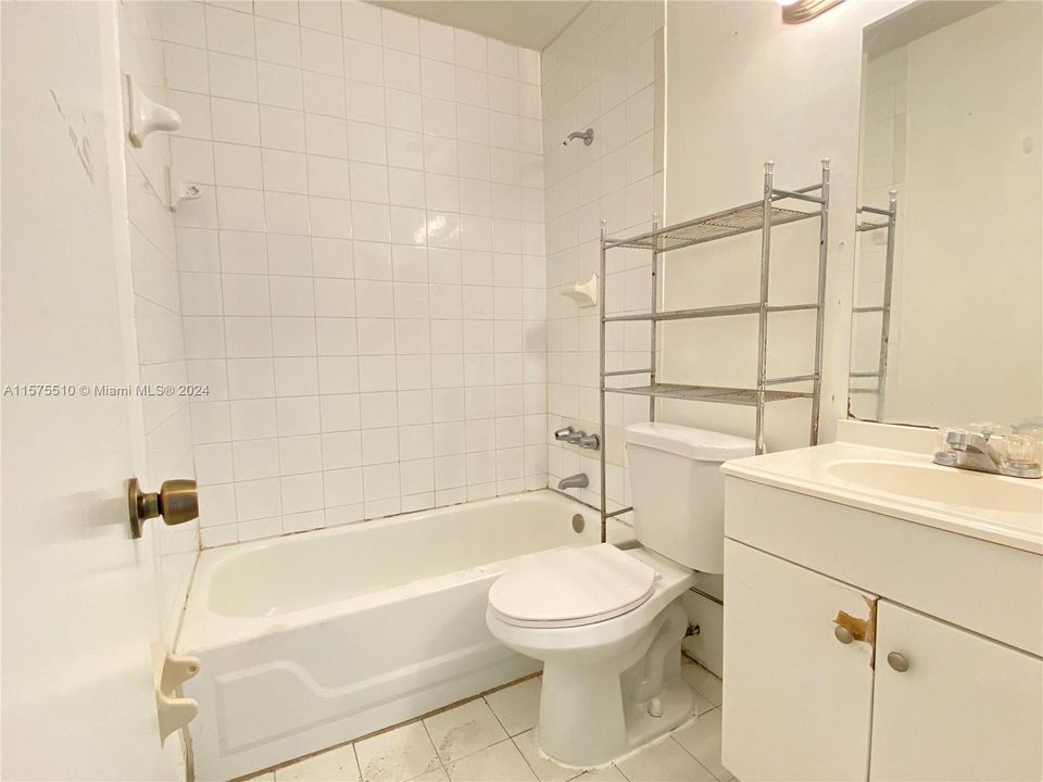 最近租的: $2,000 (3 贝兹, 2 浴室, 1232 平方英尺)