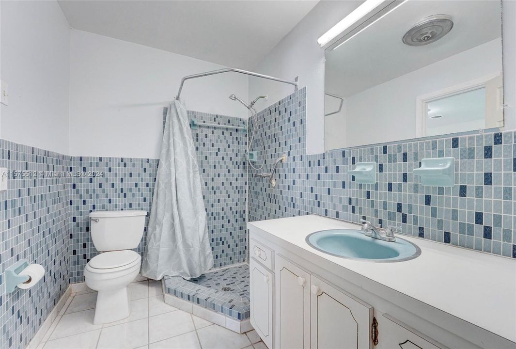 For Sale: $675,000 (4 beds, 2 baths, 2354 Square Feet)