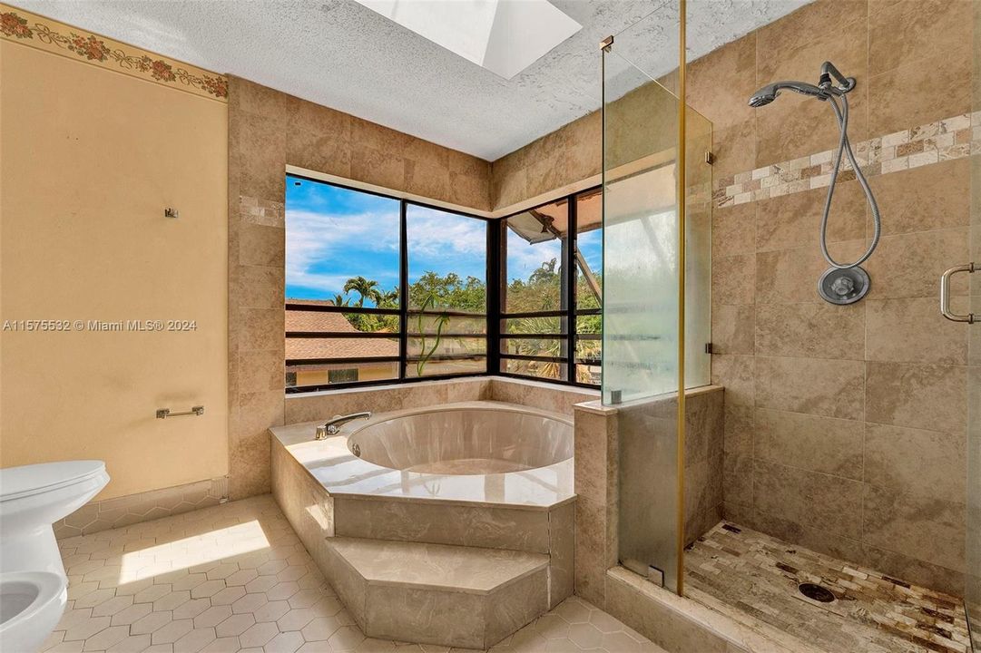 待售: $1,285,000 (6 贝兹, 5 浴室, 3873 平方英尺)