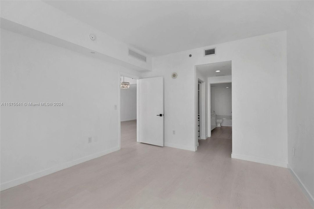For Rent: $4,750 (2 beds, 2 baths, 1113 Square Feet)