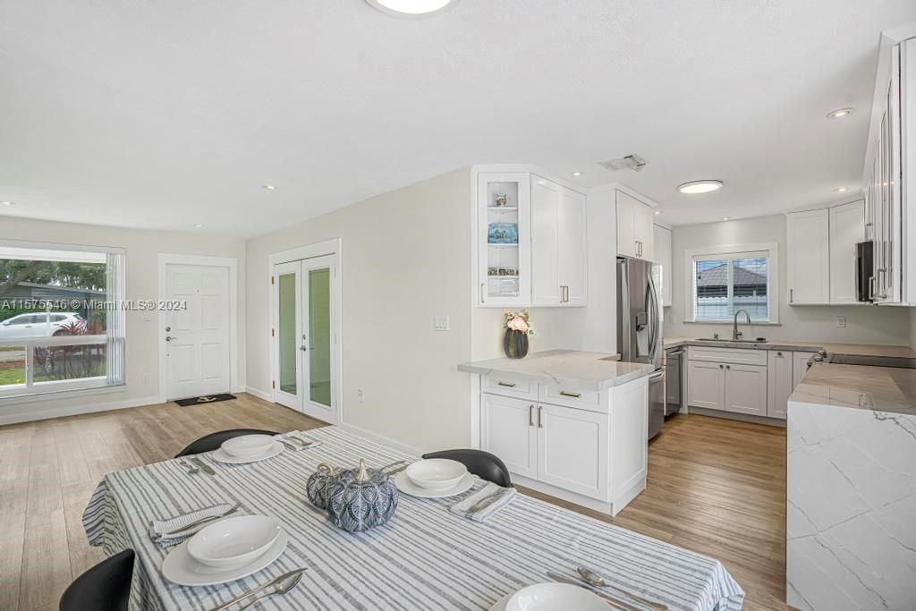 Active With Contract: $748,000 (3 beds, 2 baths, 1320 Square Feet)