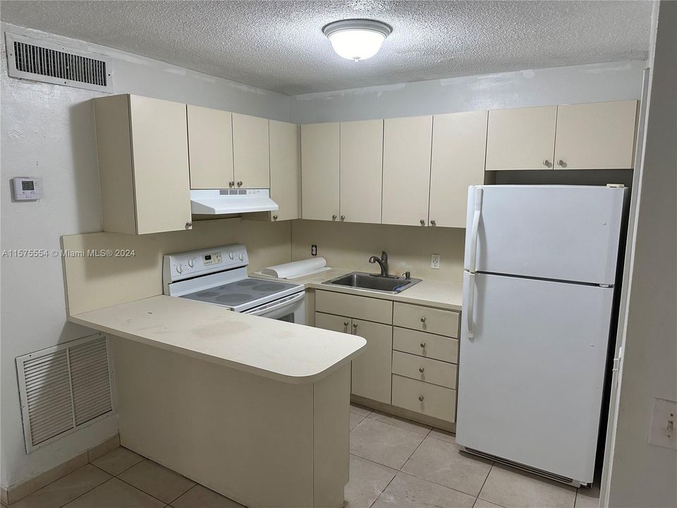 Recently Rented: $1,795 (1 beds, 1 baths, 3760 Square Feet)