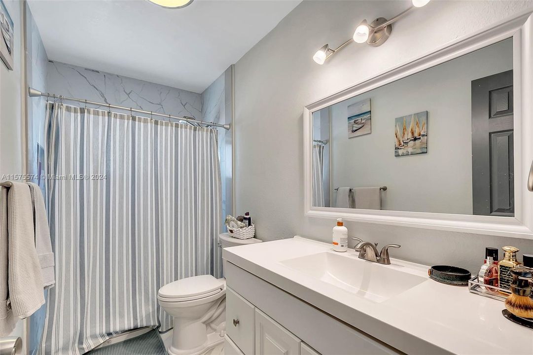 Active With Contract: $539,500 (3 beds, 2 baths, 2194 Square Feet)