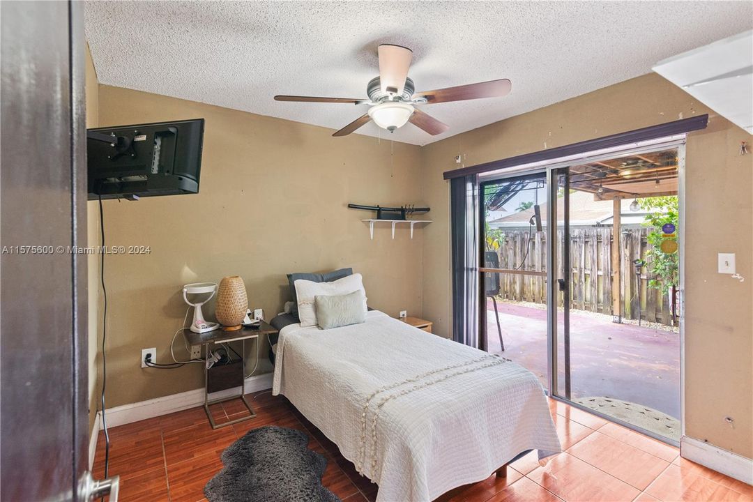 Active With Contract: $485,000 (4 beds, 2 baths, 1294 Square Feet)