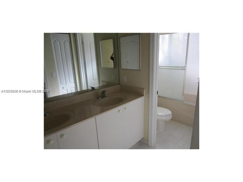 For Rent: $2,600 (3 beds, 2 baths, 1262 Square Feet)