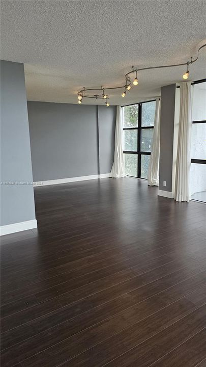 For Rent: $3,100 (2 beds, 2 baths, 1430 Square Feet)
