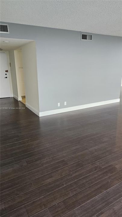 For Rent: $3,100 (2 beds, 2 baths, 1430 Square Feet)