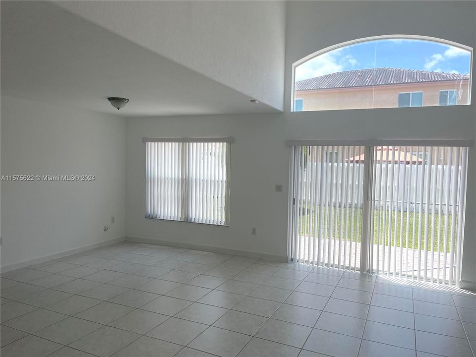 Active With Contract: $3,900 (4 beds, 2 baths, 2176 Square Feet)