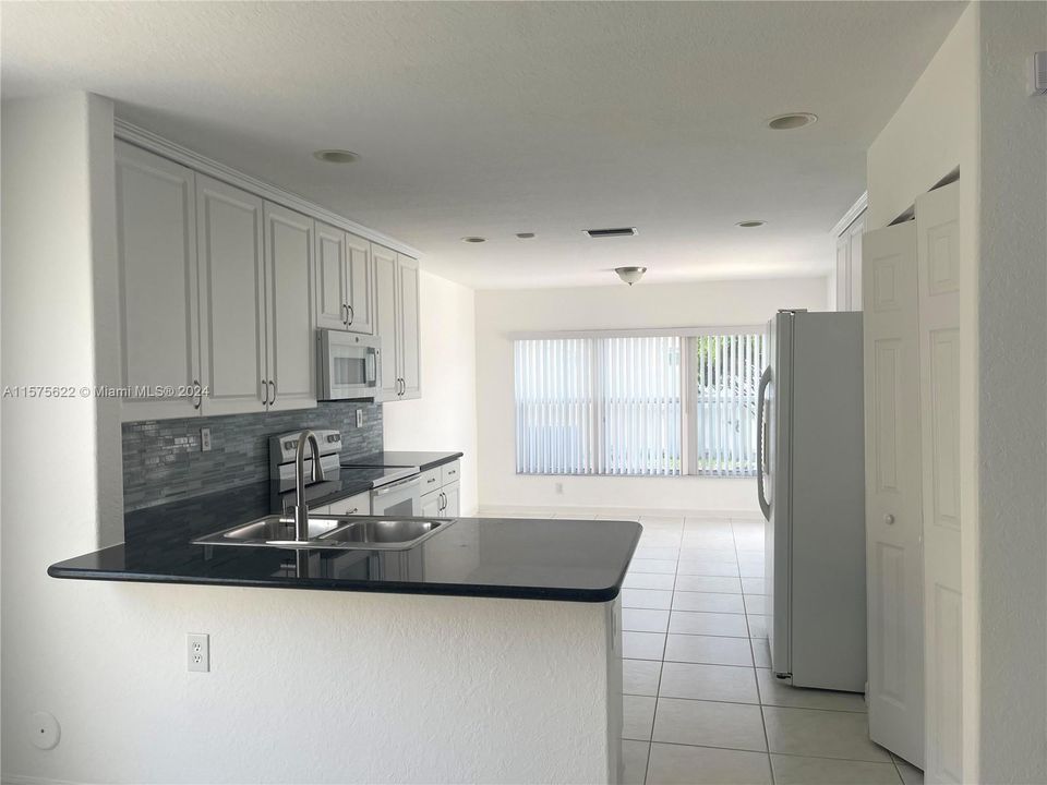 Active With Contract: $3,900 (4 beds, 2 baths, 2176 Square Feet)