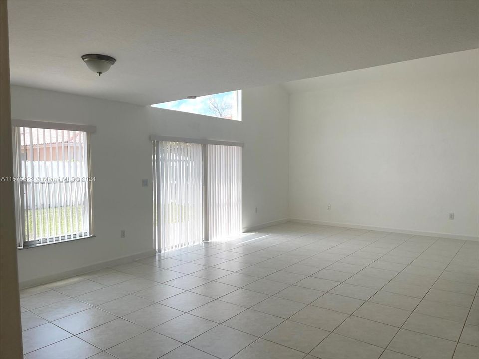 Active With Contract: $3,900 (4 beds, 2 baths, 2176 Square Feet)