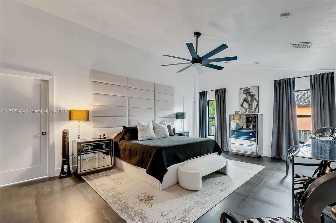 Active With Contract: $1,725,000 (4 beds, 3 baths, 3283 Square Feet)