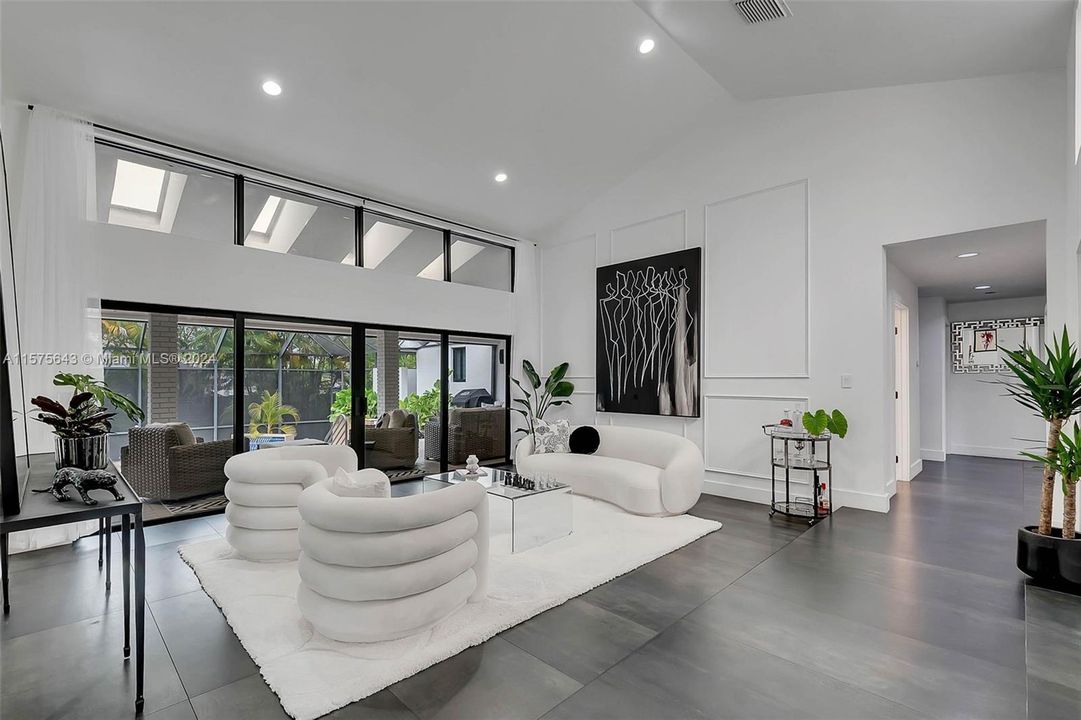 Active With Contract: $1,725,000 (4 beds, 3 baths, 3283 Square Feet)