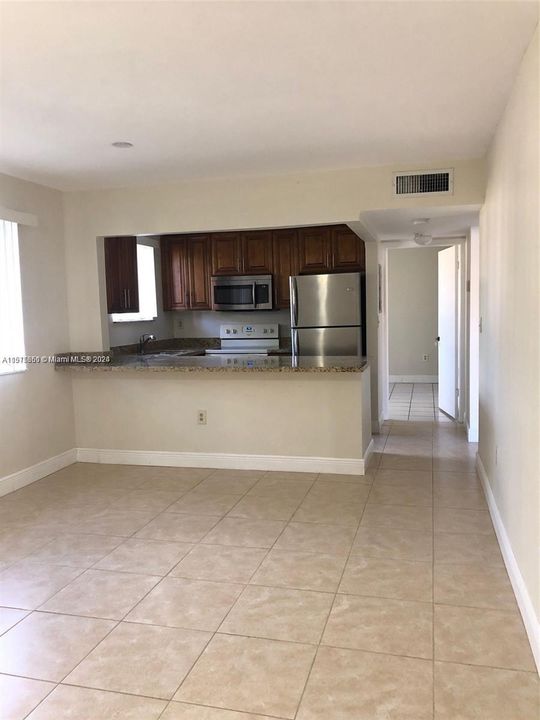 Recently Sold: $285,000 (2 beds, 2 baths, 820 Square Feet)