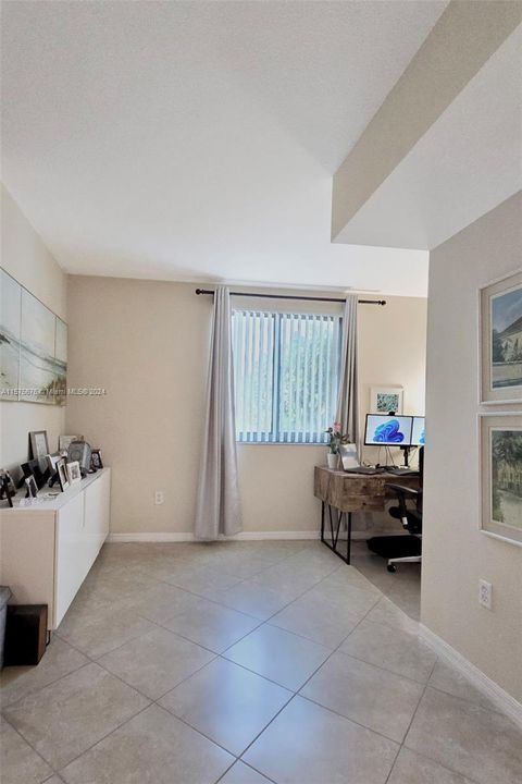 For Sale: $588,000 (2 beds, 2 baths, 1315 Square Feet)