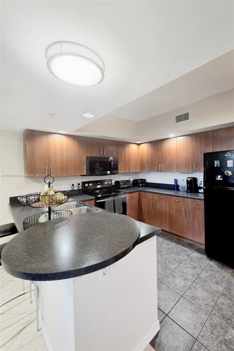 For Sale: $588,000 (2 beds, 2 baths, 1315 Square Feet)