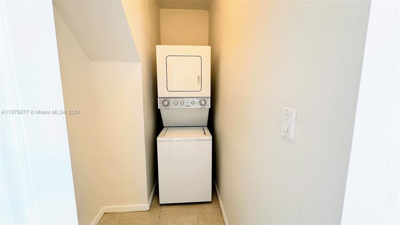 For Rent: $3,100 (3 beds, 2 baths, 1420 Square Feet)