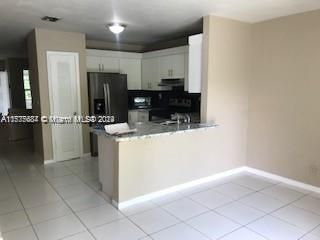 Recently Rented: $2,700 (3 beds, 2 baths, 1280 Square Feet)