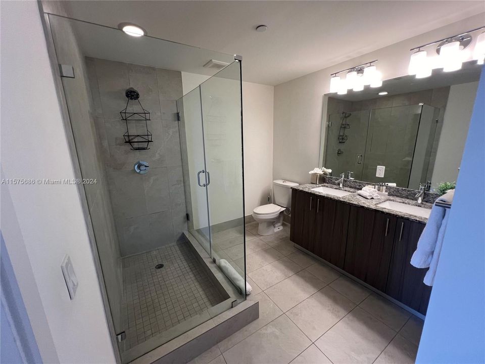 For Sale: $499,000 (1 beds, 1 baths, 661 Square Feet)