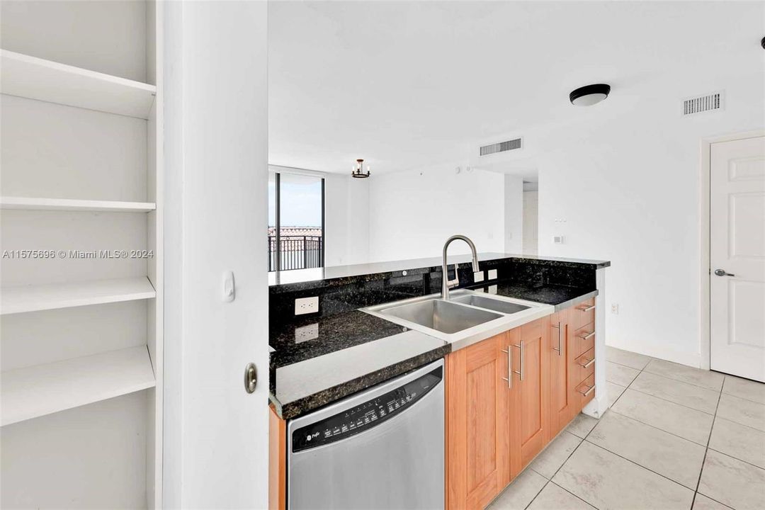 For Sale: $849,000 (2 beds, 2 baths, 1210 Square Feet)