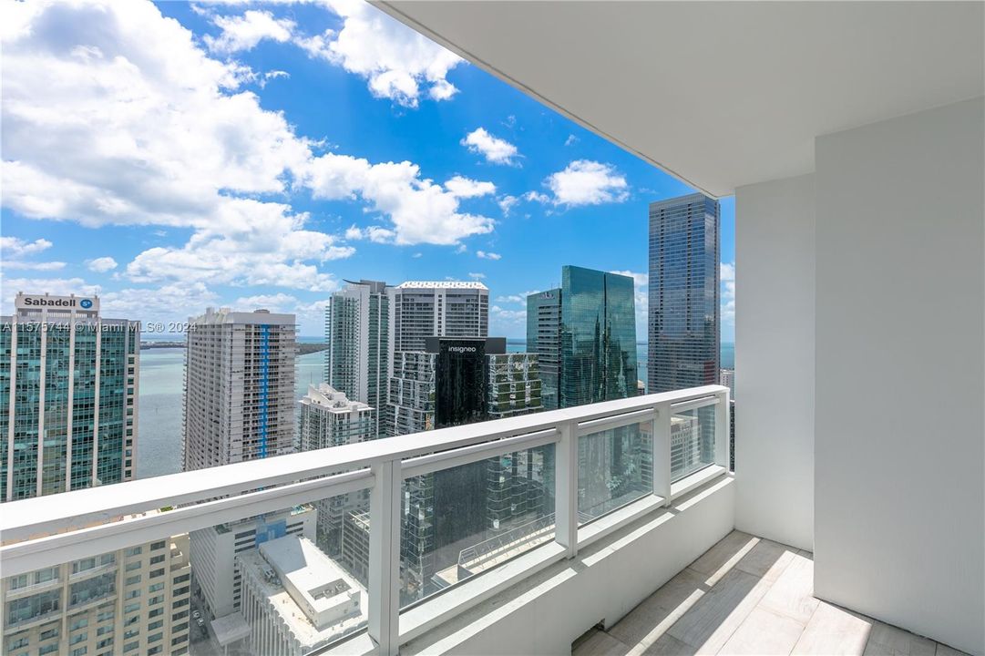 For Sale: $730,000 (1 beds, 1 baths, 830 Square Feet)