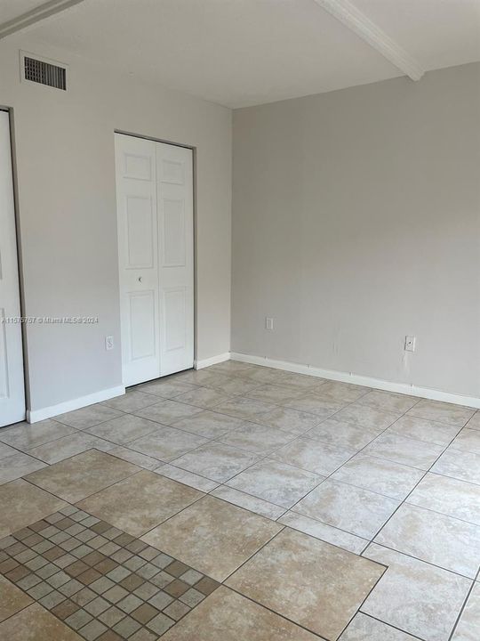 For Rent: $1,900 (1 beds, 1 baths, 625 Square Feet)