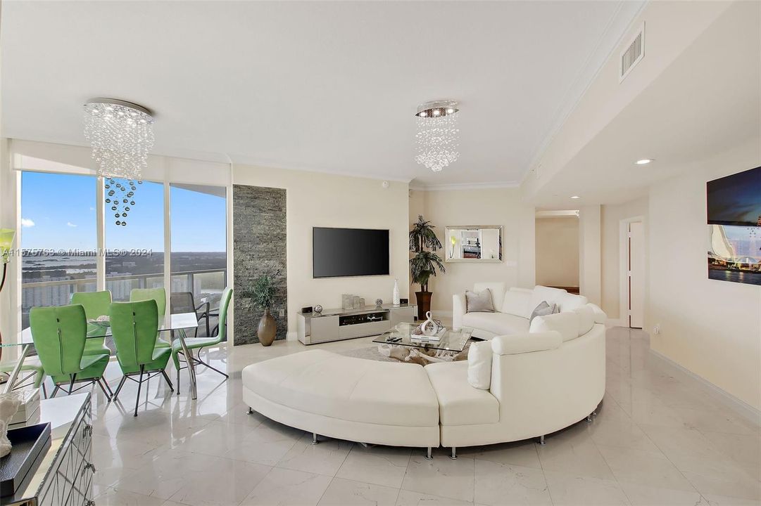 For Sale: $2,500,000 (3 beds, 3 baths, 2647 Square Feet)
