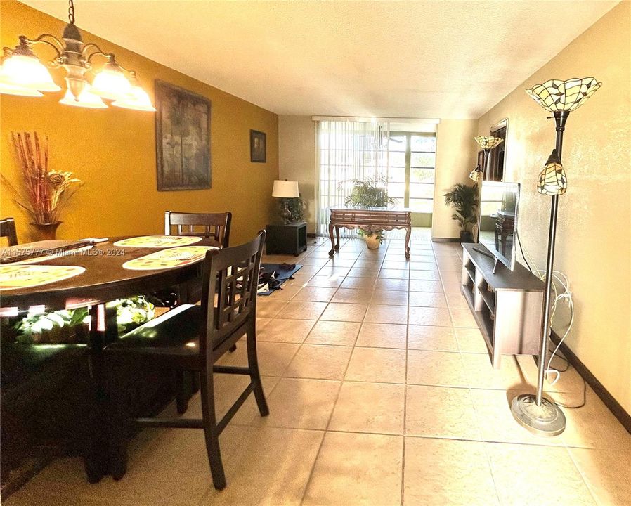 For Rent: $2,000 (2 beds, 2 baths, 850 Square Feet)