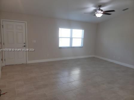For Rent: $2,500 (3 beds, 2 baths, 1670 Square Feet)