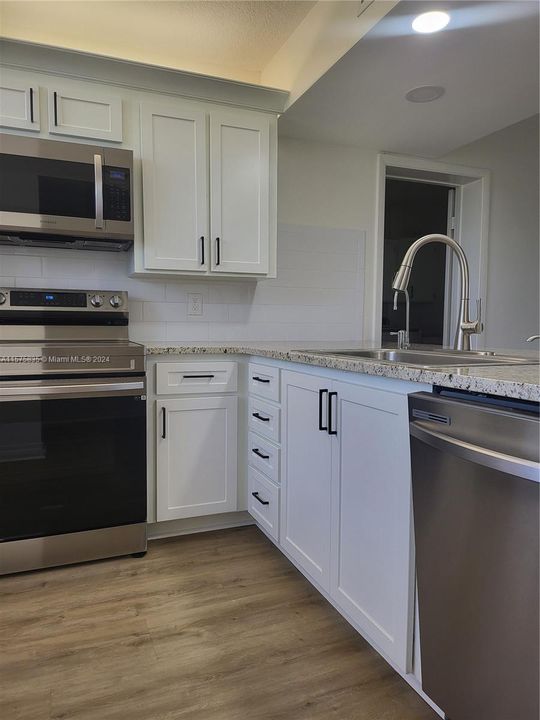 For Rent: $2,100 (2 beds, 2 baths, 1442 Square Feet)
