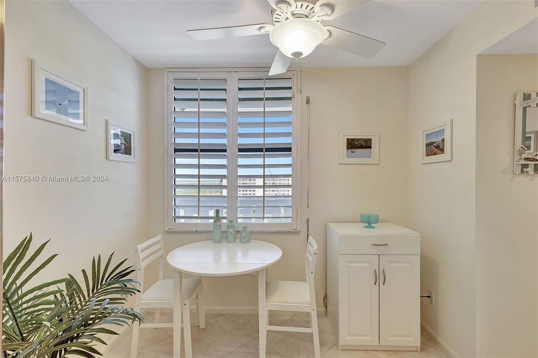 For Sale: $499,000 (2 beds, 2 baths, 1251 Square Feet)