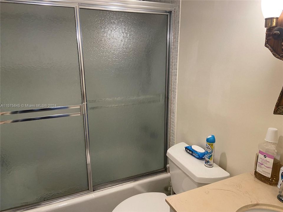 Recently Rented: $2,500 (1 beds, 1 baths, 870 Square Feet)